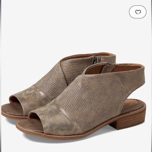 Sofft Natalia Smoke Copper Bronze Metallic  Leather Sandals sz 7.5